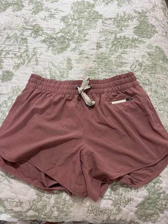 Vuori Pants - Vuori Athletic Shorts